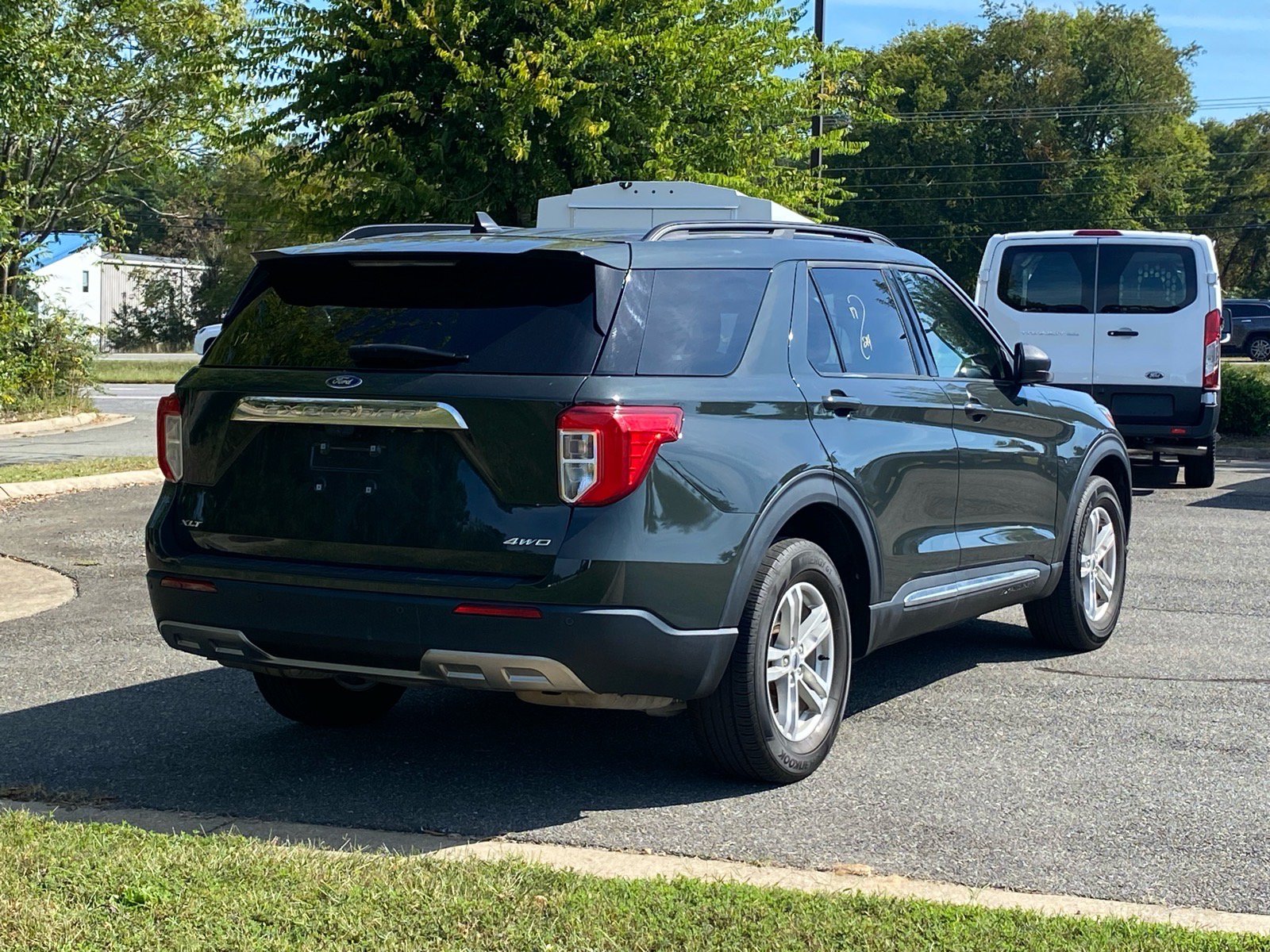 Used 2024 Ford Explorer XLT w/ Equipment Group 202A AWD/4WD image 3
