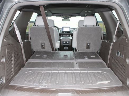 Used 2023 GMC Yukon SLT w/ SLT Luxury Package image 40