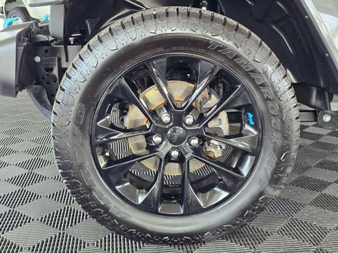 Used 2023 Jeep Wrangler Unlimited Sahara AWD/4WD image 11