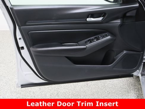 Used 2024 Nissan Altima 2.5 SV image 12