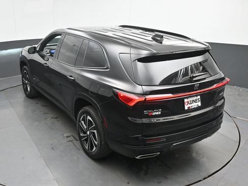 Used 2025 Buick Enclave Sport Touring AWD/4WD image 38