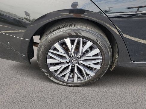 Used 2025 Nissan Altima 2.5 SV FWD image 7