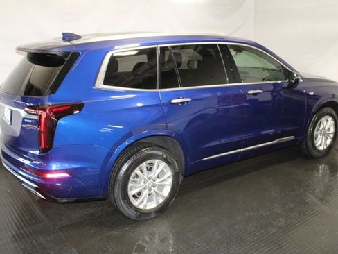 Certified 2023 Cadillac XT6 Luxury AWD/4WD image 5