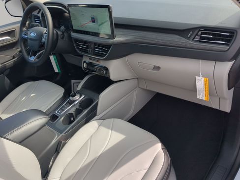 New 2026 Ford Escape PHEV w/ PHEV Premium Package image 44