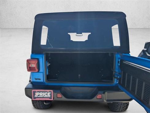 Used 2024 Jeep Wrangler Sahara image 17