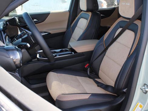 New 2026 Chevrolet Equinox ACTIV w/ Convenience Package III image 16