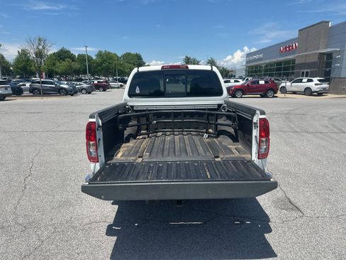 Used 2019 Nissan Frontier SV w/ Value Truck Package RWD image 11