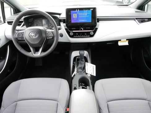 Certified 2025 Toyota Corolla SE image 10