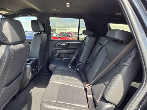 Used 2025 Chevrolet Tahoe LT AWD/4WD image 28