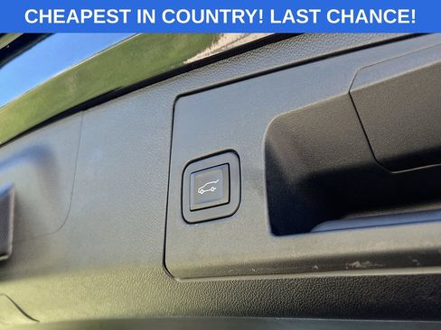 Used 2025 Cadillac XT4 Sport FWD image 28