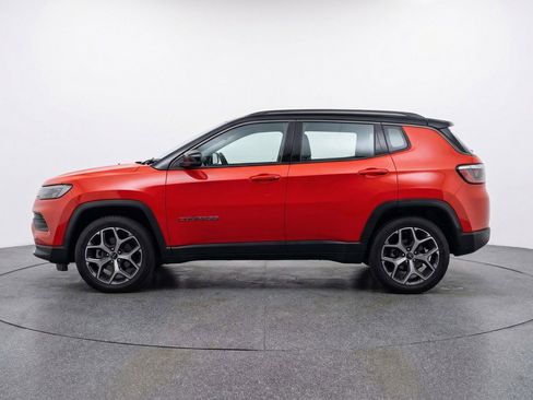 Used 2025 Jeep Compass Limited AWD/4WD image 5
