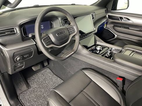 New 2026 Jeep Grand Wagoneer L 4WD image 3