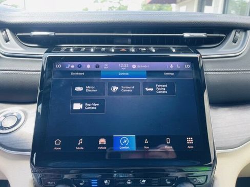 Used 2023 Jeep Grand Cherokee Limited w/ Luxury Tech Group II AWD/4WD image 26