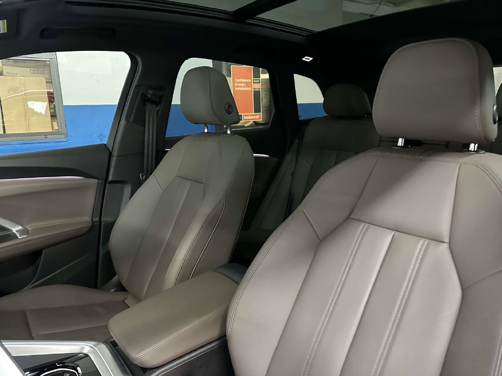 Used 2025 Audi Q5 Premium w/ Convenience Package AWD/4WD image 17