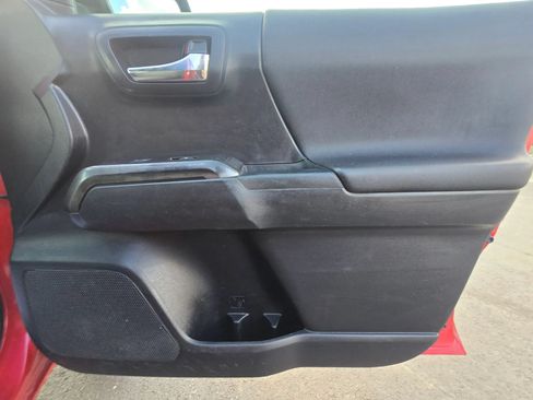 Used 2019 Toyota Tacoma TRD Off-Road AWD/4WD image 20