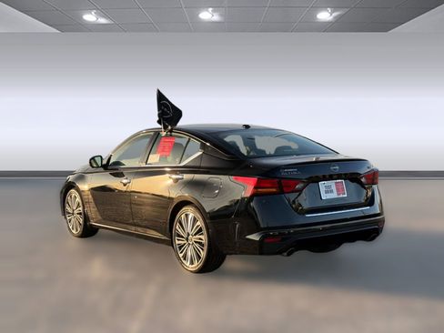 Certified 2023 Nissan Altima 2.5 SL image 3