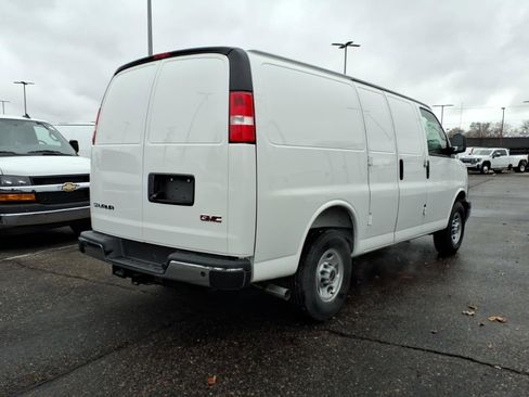 New 2025 GMC Savana 2500 w/ Driver Convenience Package RWD image 5