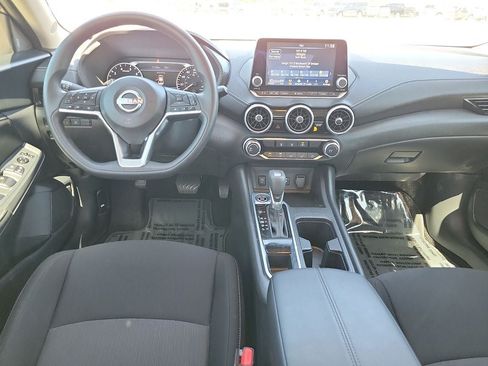 Used 2025 Nissan Sentra SV FWD image 10
