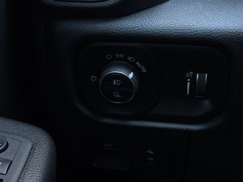 Used 2022 RAM 1500 Big Horn AWD/4WD image 30
