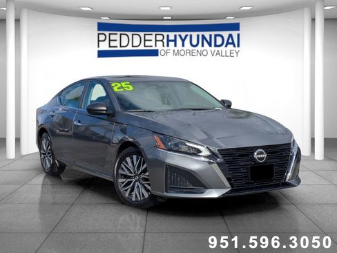 Used 2025 Nissan Altima 2.5 SV FWD image 1