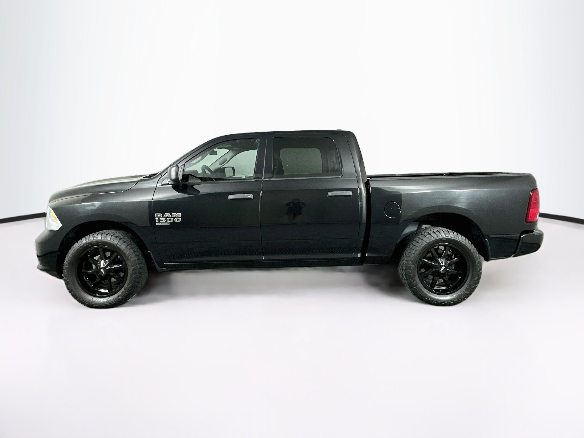 Used 2019 RAM 1500 Express w/ Express Value Package RWD image 4