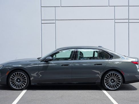 Used 2026 BMW 740i w/ Premium Package RWD image 57