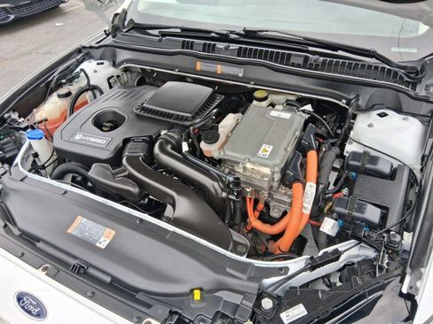 Used 2016 Ford Fusion SE FWD image 19