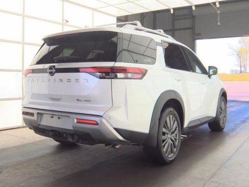 Used 2025 Nissan Pathfinder SL w/ SL Premium Package image 2