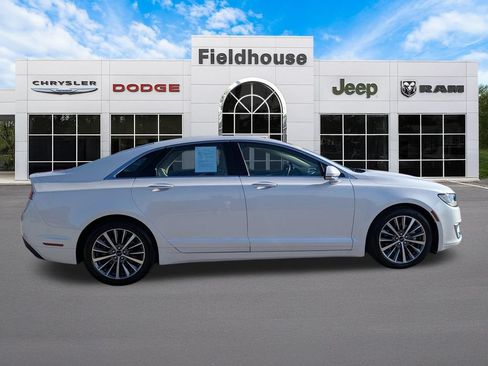 Used 2017 Lincoln MKZ Select w/ Select Plus Package AWD/4WD image 9