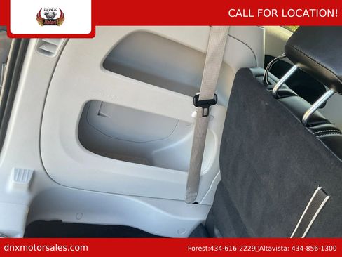 Used 2023 Chrysler Pacifica Touring-L FWD image 48