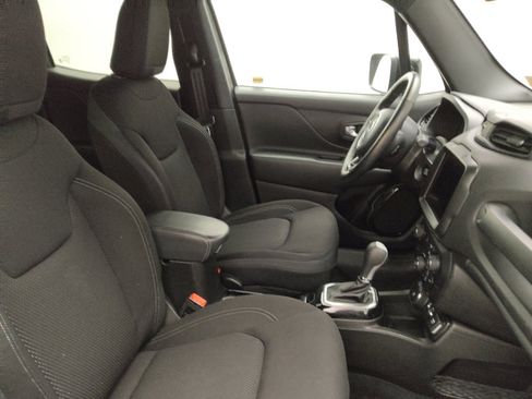 Used 2022 Jeep Renegade Altitude w/ Convenience Group AWD/4WD image 21