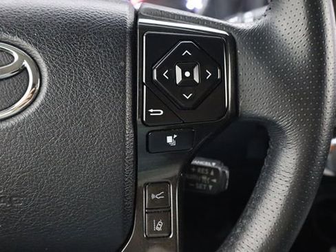 Used 2022 Toyota 4Runner TRD Off-Road Premium image 25