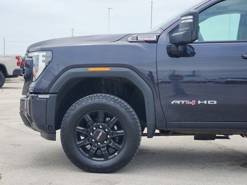 Used 2026 GMC Sierra 2500 AT4 AWD/4WD image 9
