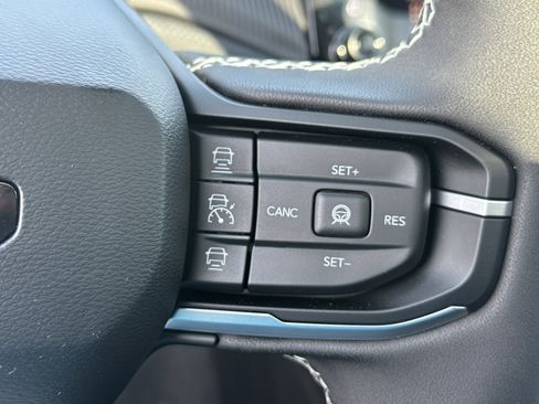 New 2026 Jeep Cherokee Overland image 31