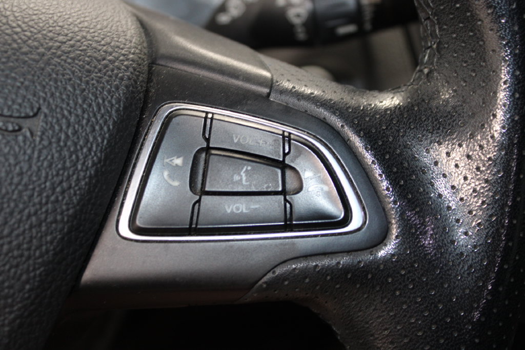 Used 2017 Ford Focus ST FWD image 19