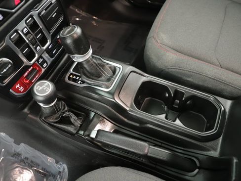 Used 2024 Jeep Gladiator Rubicon w/ Safety Group image 15