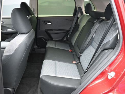 Used 2023 Nissan Rogue SV FWD image 12