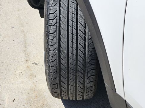 Certified 2025 Mercedes-Benz GLB 250 image 11