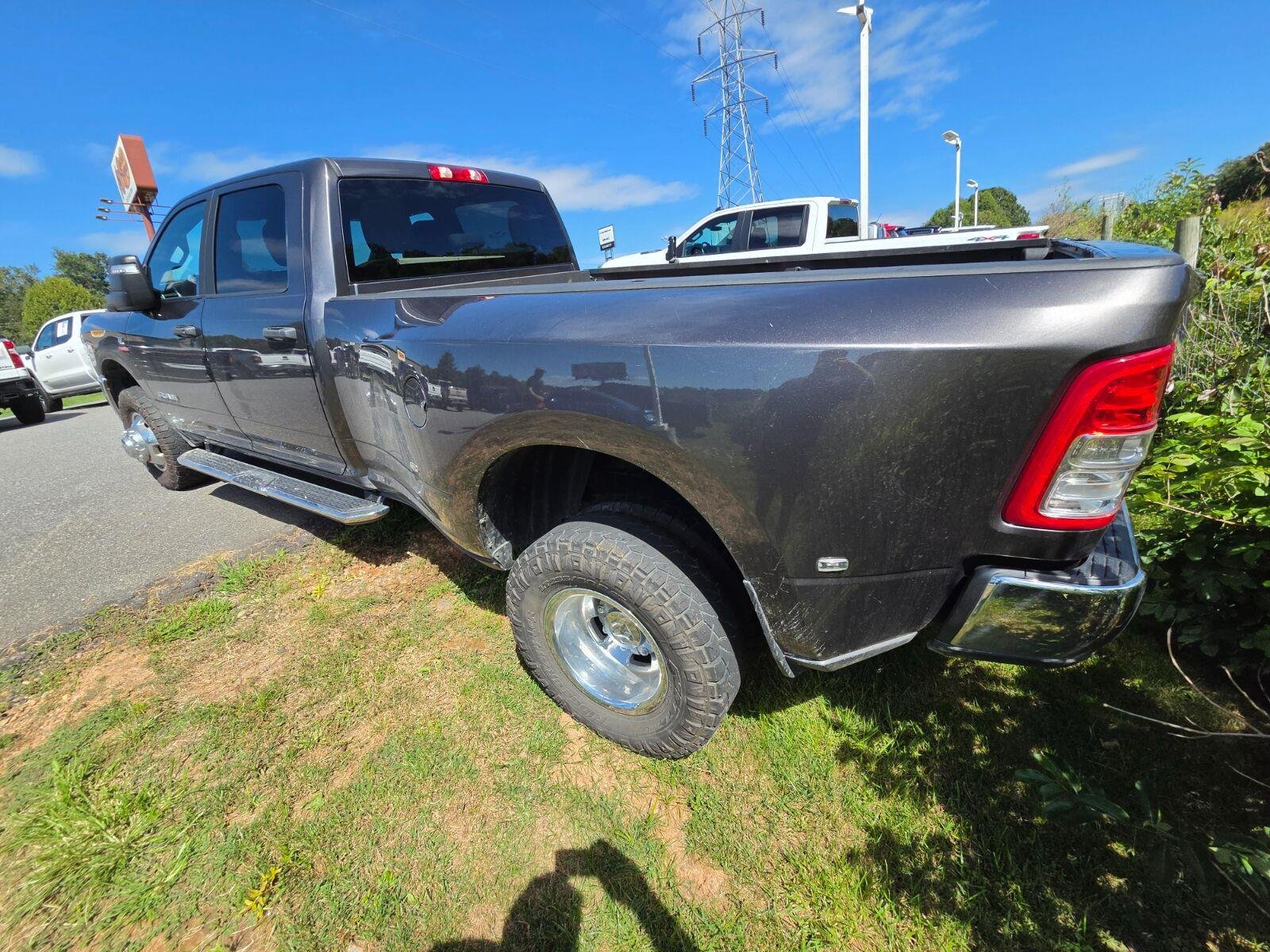 Used 2023 RAM 3500 Big Horn w/ Level 1 Equipment Group AWD/4WD image 10