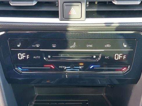 New 2026 Volkswagen Taos SE image 17