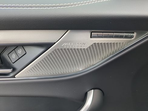 New 2026 Jaguar F-PACE R-Dynamic S image 17