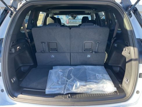 New 2025 Jeep Grand Cherokee L Laredo image 15