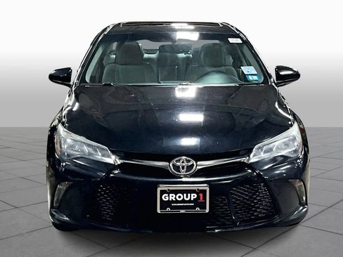 Used 2015 Toyota Camry XSE image 3