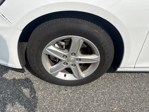 Used 2024 Chevrolet Malibu LS FWD image 12