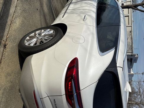 Used 2018 Buick Enclave Premium w/ Experience Buick Package image 5