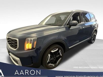 Used 2024 Kia Telluride S w/ S Sunroof Package