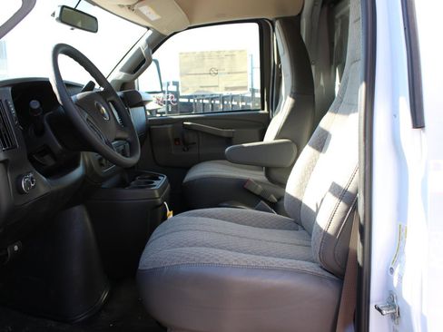 New 2025 Chevrolet Express 3500 w/ Power Convenience Package RWD image 17