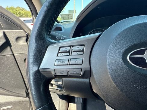 Used 2011 Subaru Outback 2.5i Limited AWD/4WD image 9