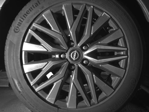 Used 2025 Nissan Altima 2.5 SV image 13