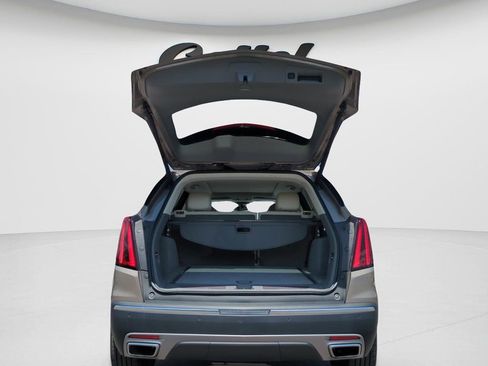 Used 2023 Cadillac XT5 Premium Luxury FWD image 9